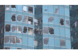 窗户或玻璃掉落的主要原因是什么？